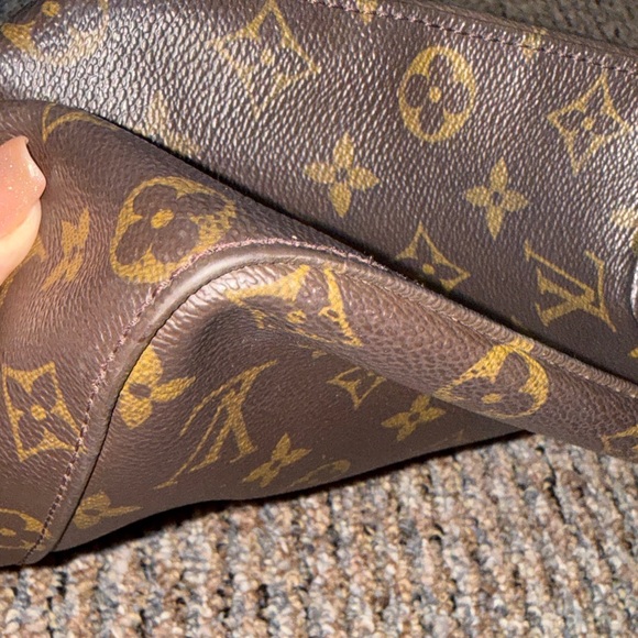 Louis Vuitton Monogram Looping - Picture 11 of 16